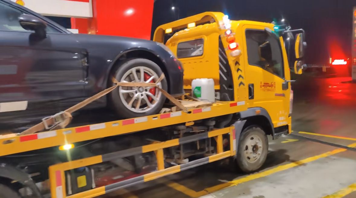 桃园行车途中遇到突发状况该如何呼叫道路救援？